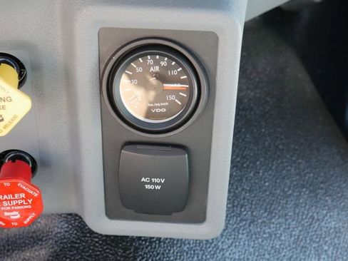 New 2027 Ford F750 2WD Regular Cab Super Duty image 21