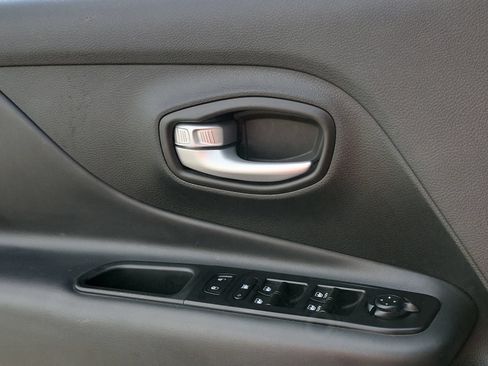 Certified 2023 Jeep Renegade Trailhawk AWD/4WD image 11