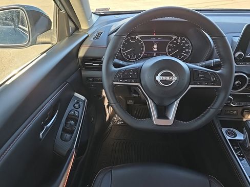 Used 2024 Nissan Sentra SR w/ SR Premium Package image 32