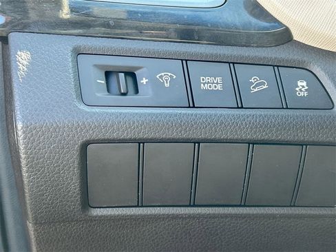 Used 2018 Hyundai Santa Fe Sport w/ 2.4L Value Package 02 image 28