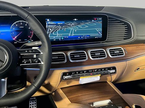New 2026 Mercedes-Benz GLS 450 4MATIC image 8