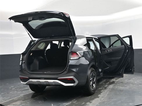 Used 2025 Kia Sportage LX image 21