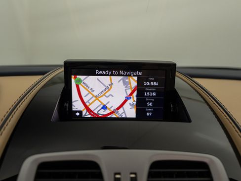 Used 2016 Aston Martin DB9 GT RWD image 17