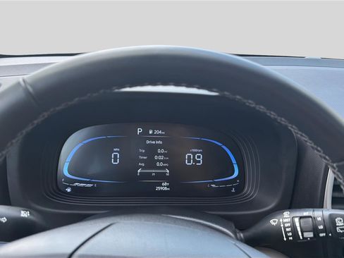 Used 2025 Hyundai Venue SEL FWD image 14