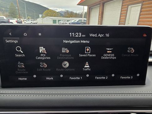 Used 2023 Genesis G70 2.0T image 12