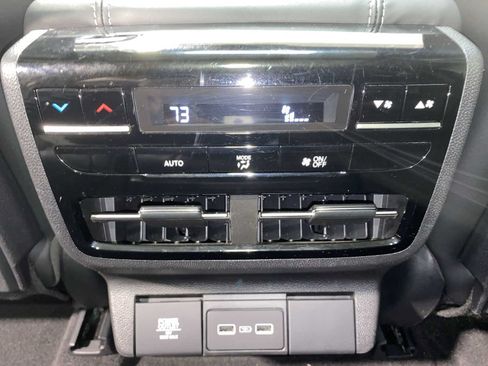 Used 2024 Acura MDX SH-AWD w/ Technology Package image 25