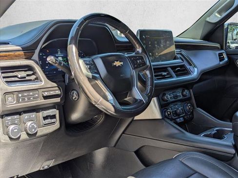 Used 2023 Chevrolet Suburban Premier w/ Advanced Technology Package AWD/4WD image 10