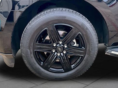 Used 2020 Ford Expedition XLT w/ Equipment Group 202A image 11