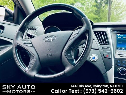 Used 2012 Hyundai Sonata SE w/ Navigation & Sunroof Pkg FWD image 13