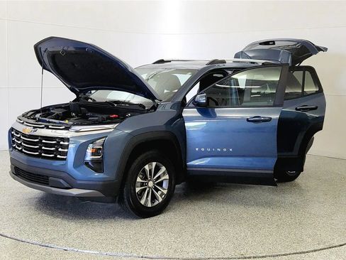 Used 2025 Chevrolet Equinox LT FWD image 10