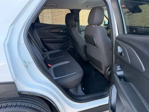 Used 2025 Chevrolet TrailBlazer LT AWD/4WD image 15