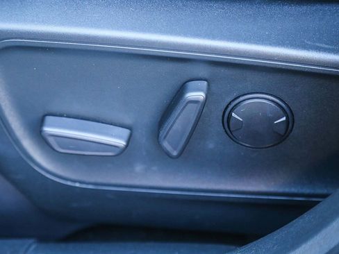 Used 2021 Ford Escape Titanium image 19