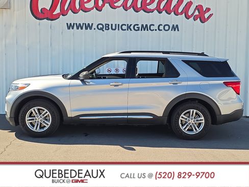 Used 2022 Ford Explorer XLT image 4
