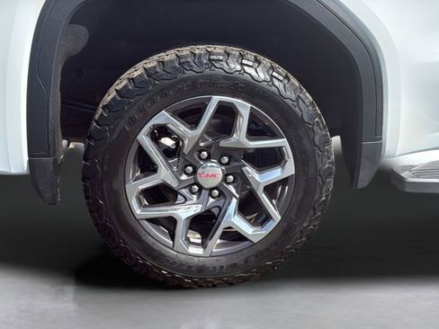 Used 2025 GMC Sierra 1500 SLT w/ SLT Premium Plus Package image 16