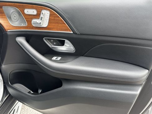Certified 2025 Mercedes-Benz GLS 580 4MATIC image 16