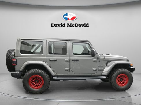 Used 2020 Jeep Wrangler Unlimited Sahara AWD/4WD image 9