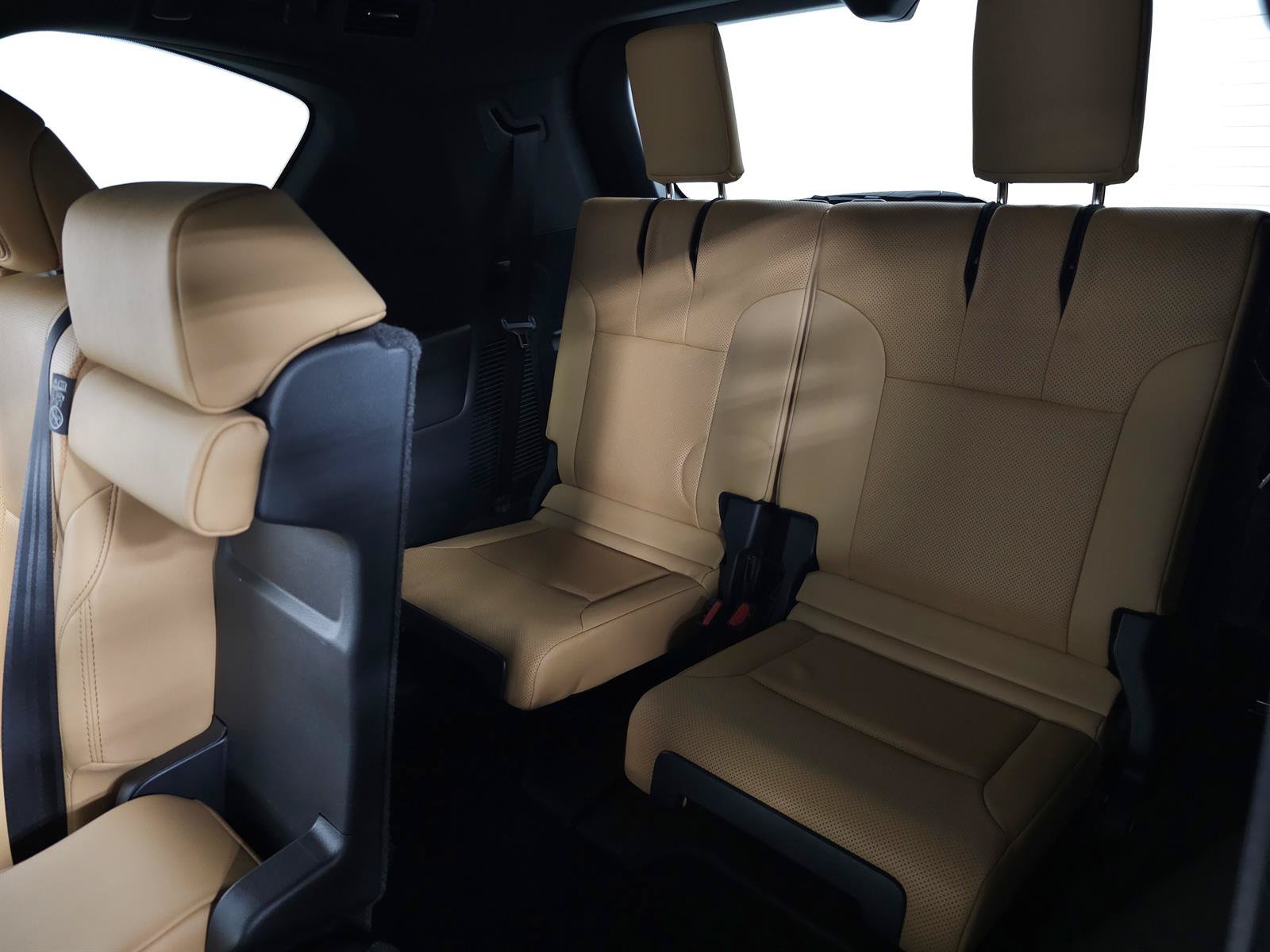 Used 2025 Lexus LX 600 4WD w/ Luxury Package image 44