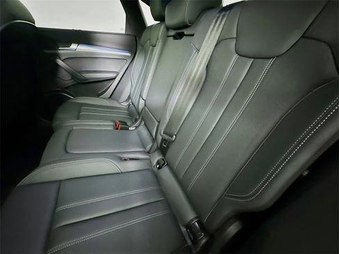 Used 2021 Audi Q5 Prestige w/ Prestige Package image 4