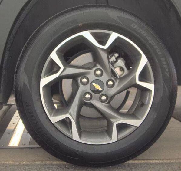 Used 2024 Chevrolet Trax LT FWD image 8
