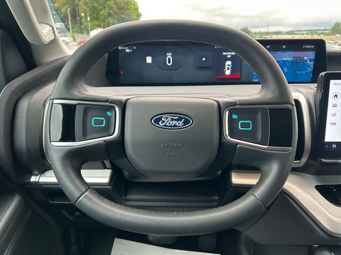 Used 2025 Ford Expedition Max Active RWD image 16