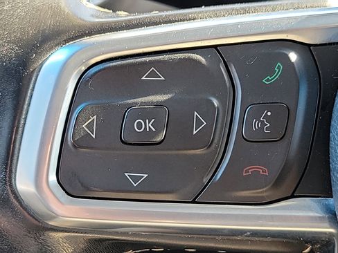 Used 2019 Jeep Wrangler Unlimited Sahara image 22