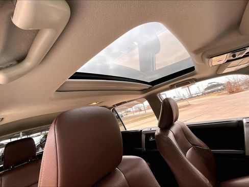 Used 2020 Toyota 4Runner Limited image 13