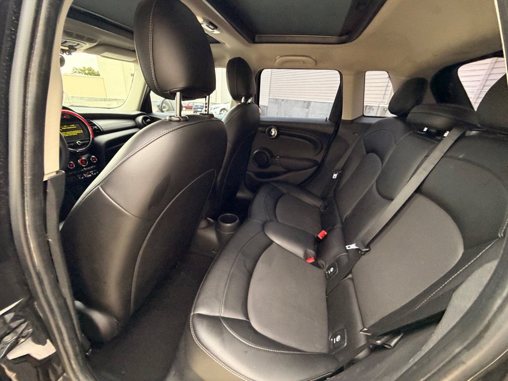 Used 2017 MINI Cooper 4-Door Hardtop FWD image 14
