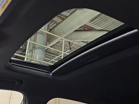 New 2025 Chevrolet Trax RS w/ Sunroof Package image 19