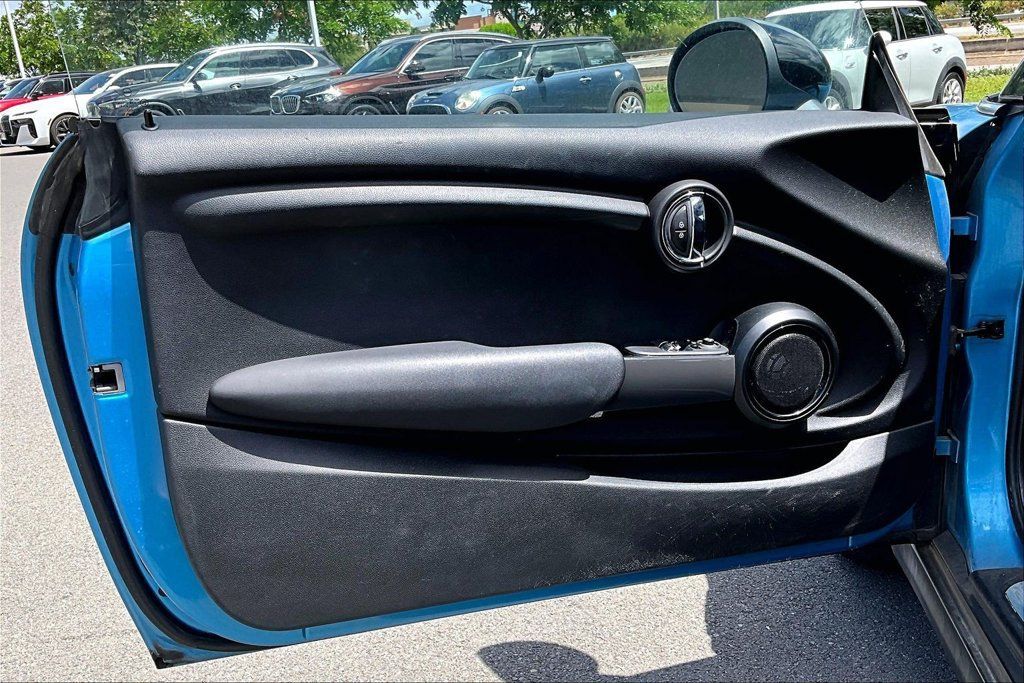 Used 2017 MINI Cooper 2-Door Hardtop FWD image 21