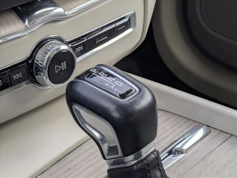 Used 2021 Volvo XC60 T5 Inscription w/ Advanced Package image 11