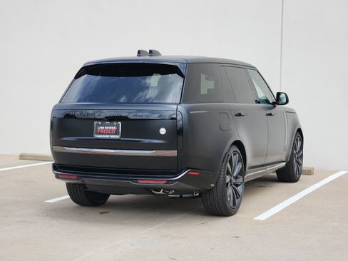 New 2026 Land Rover Range Rover SV image 4