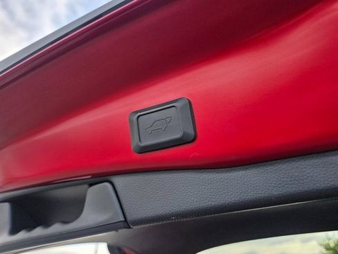 Used 2022 Toyota RAV4 XSE image 18