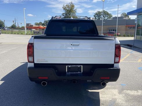 Used 2025 Honda Ridgeline Black Edition image 5