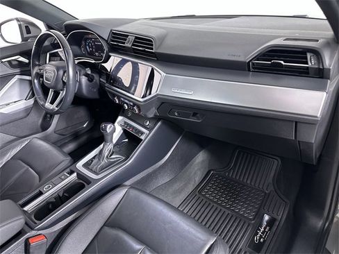 Used 2024 Audi Q3 2.0T Premium image 30