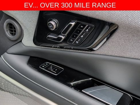 Used 2025 Cadillac Optiq Sport 2 w/ LPO, Floor Liner Package AWD/4WD image 36
