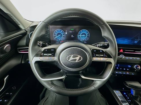 Certified 2024 Hyundai Elantra SEL w/ Convenience Package FWD image 11
