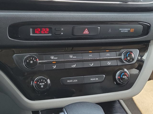 Used 2018 Kia Sedona L FWD image 28