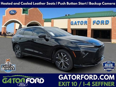 Used 2025 Toyota Crown Signia image 1