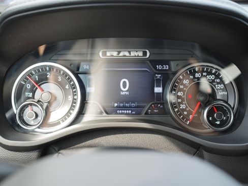 Used 2019 RAM 1500 Laramie AWD/4WD image 21