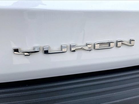 Used 2021 GMC Yukon Denali w/ Denali Premium Package RWD image 31