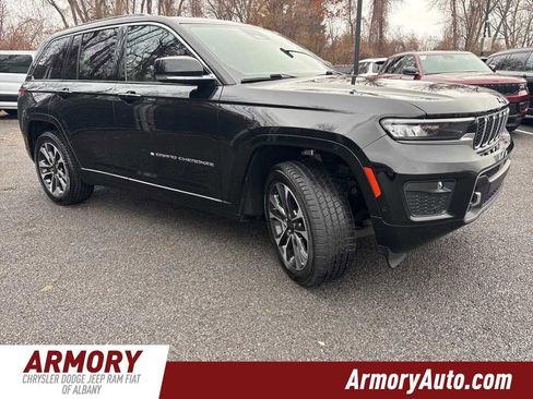 Used 2022 Jeep Grand Cherokee Overland w/ Luxury Tech Group IV image 3