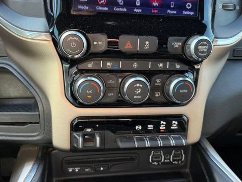 Used 2019 RAM 3500 Laramie RWD image 17