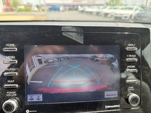 Used 2021 Toyota Camry SE w/ Cold Weather Package image 17