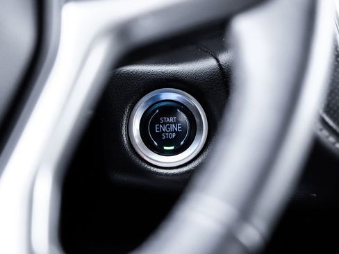 Used 2022 Chevrolet Suburban Premier image 17