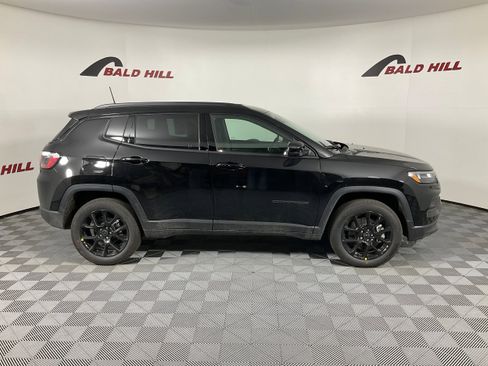 New 2026 Jeep Compass Latitude image 7