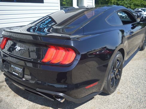 Used 2018 Ford Mustang Coupe RWD image 5