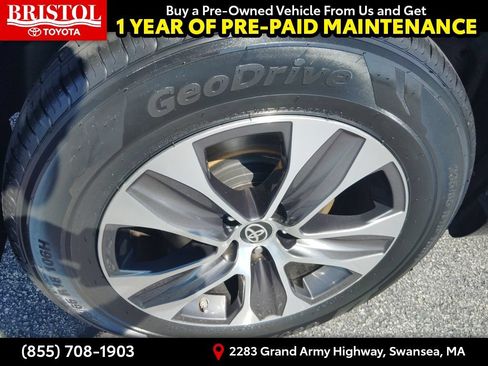 Used 2022 Toyota Highlander XLE AWD/4WD image 13