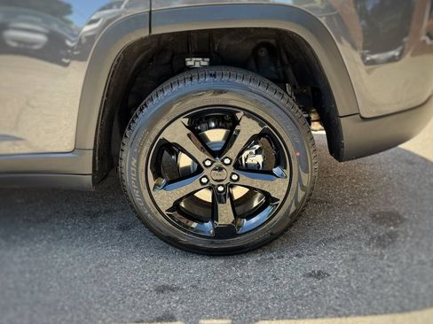 New 2026 Jeep Grand Cherokee Limited w/ Limited Altitude Package AWD/4WD image 16