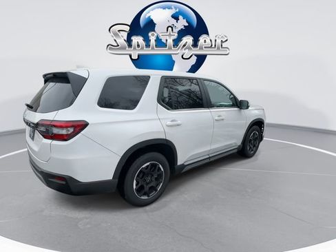 Used 2025 Honda Pilot EX-L image 9
