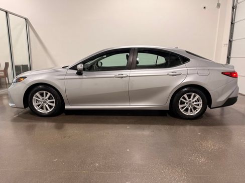 Used 2025 Toyota Camry LE FWD image 8